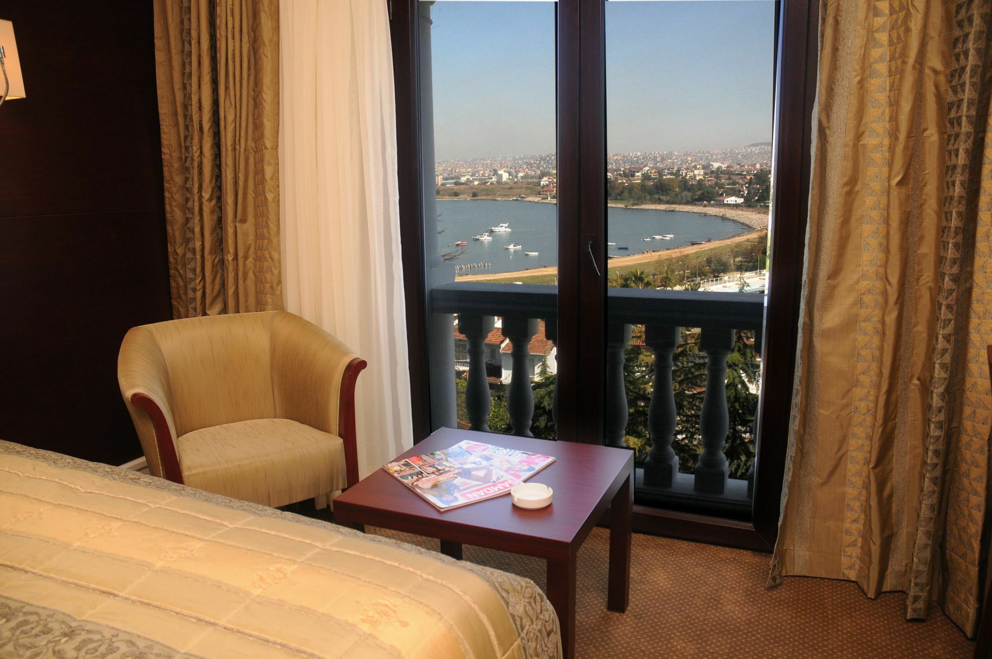 Paradise Island Hotel Darica  Bagian luar foto